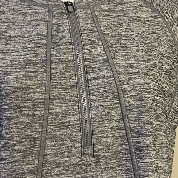 Athleta Heather Gray Capped Sleeve 1/2 Zip Pullover Shirt with Pleating- Medoum - Picture 7 of 14